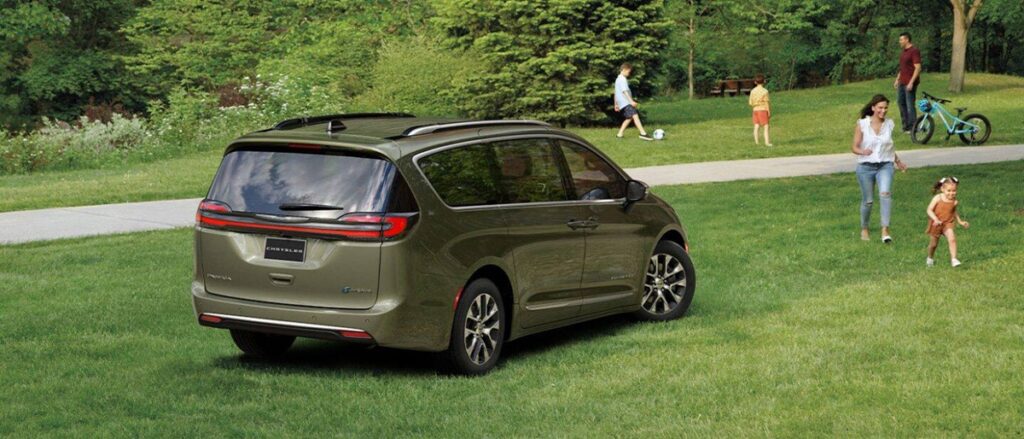 Los 5 autos nuevos del 2026 con los peores problemas de software reportados