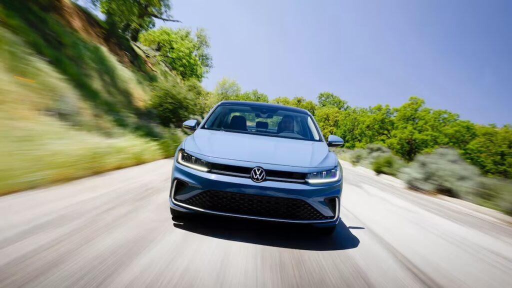 Los 5 autos del 2026 con el mayor aumento de precio respecto al año anterior