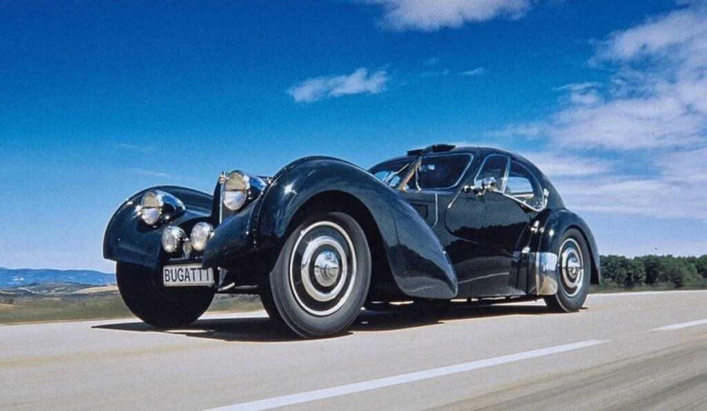 5 autos “malditos” y misteriosos cuyas historias todavía ponen los pelos de punta